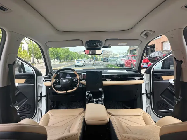 Geely Boyue L — Фото автомобиля 11