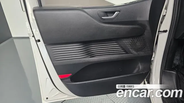 Hyundai Staria — Фото автомобиля 13