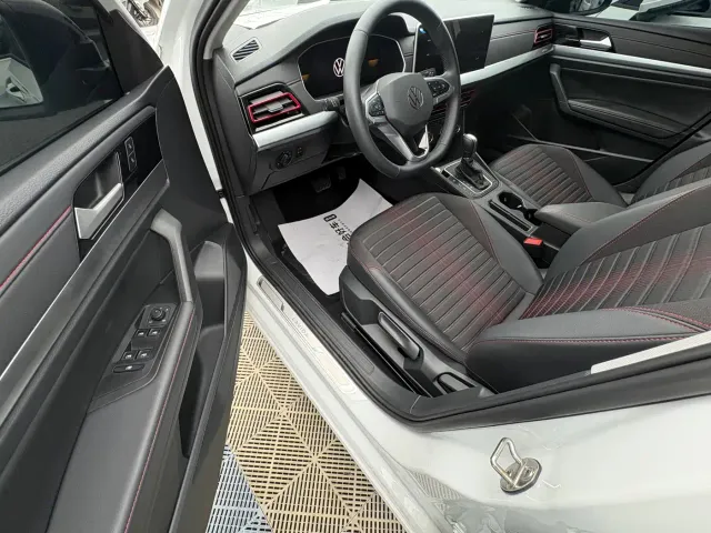 Volkswagen Lavida — Фото автомобиля 5