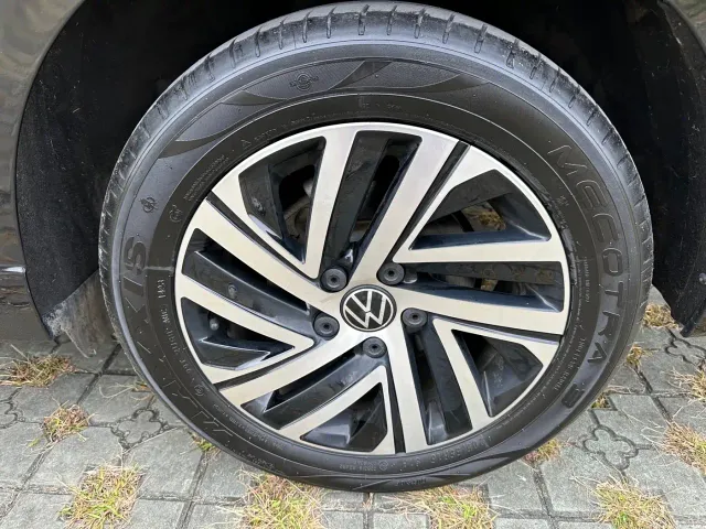 Volkswagen Lavida — Фото автомобиля 18