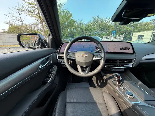Cadillac CT5 — Фото автомобиля 10