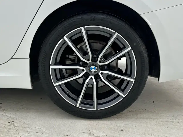 BMW 3 Series — Фото автомобиля 18