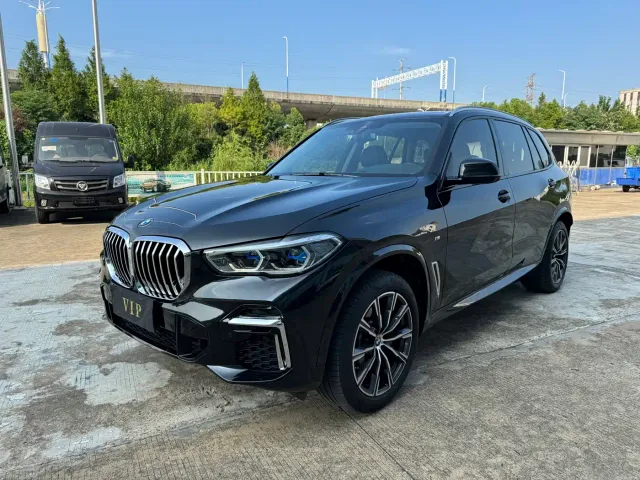 Фотография автомобиля — BMW X5