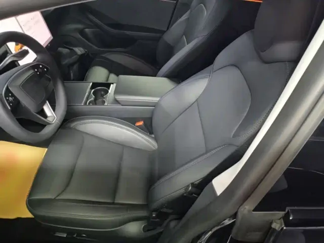 Tesla Model 3 — Фото автомобиля 14