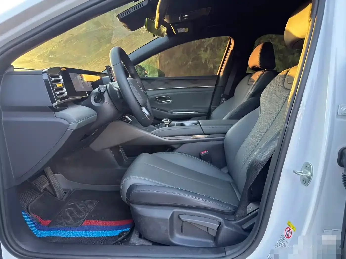 BYD Qin L 2025 DM-i Smart Drive Edition 80KM Leading — Фото автомобиля 2