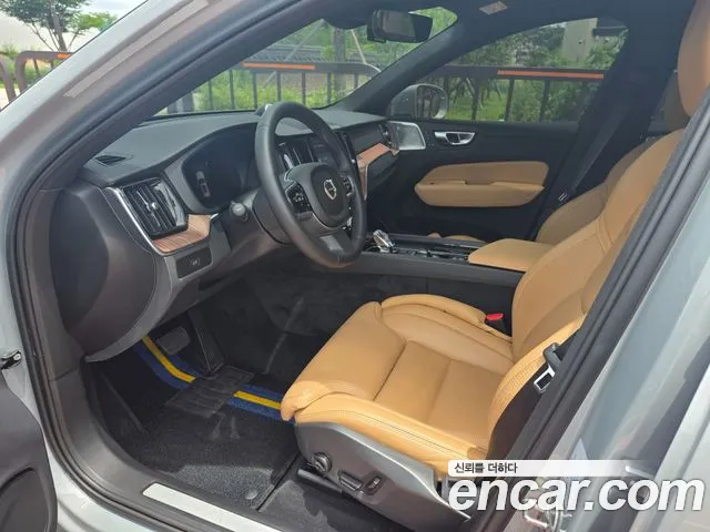 Вольво XC60 — Фото автомобиля 14