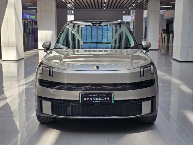 Lynk & Co 900 — Фото автомобиля 3