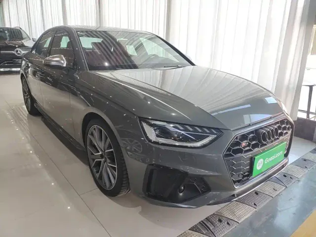 Audi S4 — Фото автомобиля 3
