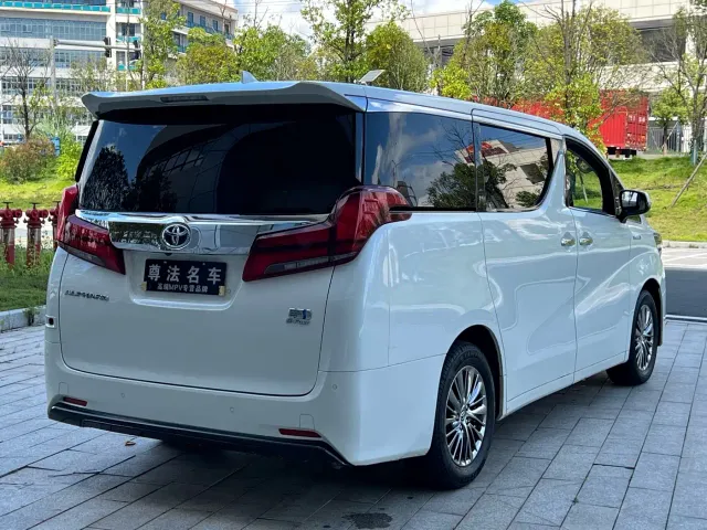 Toyota Alphard 2021 Hybrid 2.5L Luxury — Фото автомобиля 6