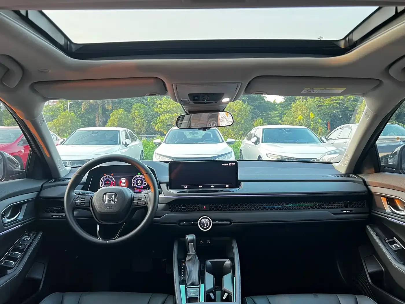 Honda Accord 2025 Sport Series 260TURBO Luxury Edition — Фото автомобиля 6