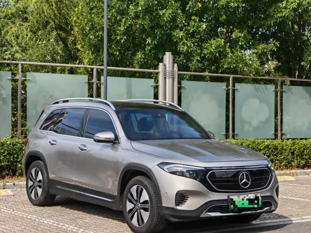 Mercedes-Benz EQB — Фото автомобиля 3