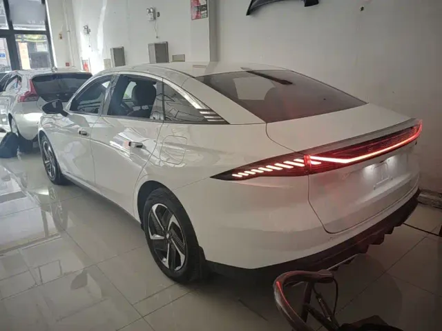 Geely Galaxy L6 — Фото автомобиля 4