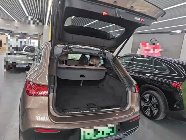 Mercedes-Benz EQE SUV — Фото автомобиля 18