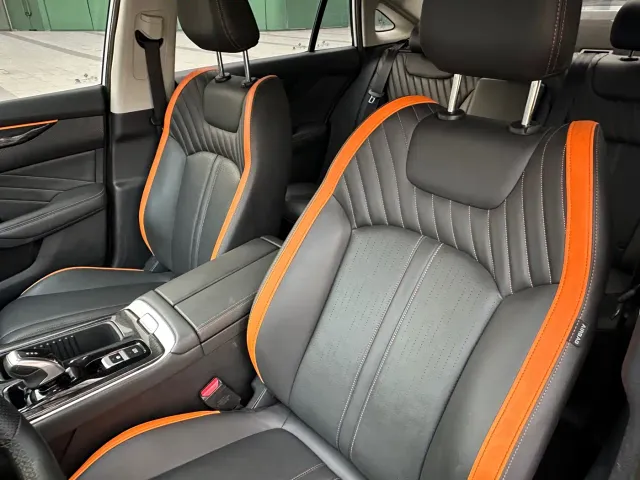 Dongfeng Yixuan MAX — Фото автомобиля 8