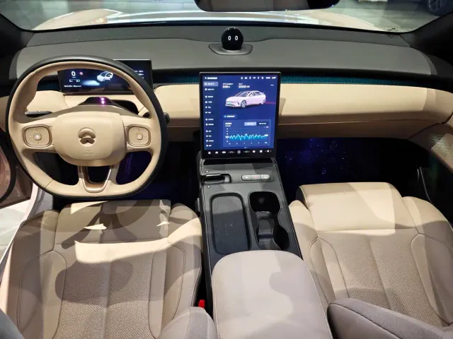 Nio ET5 — Фото автомобиля 6
