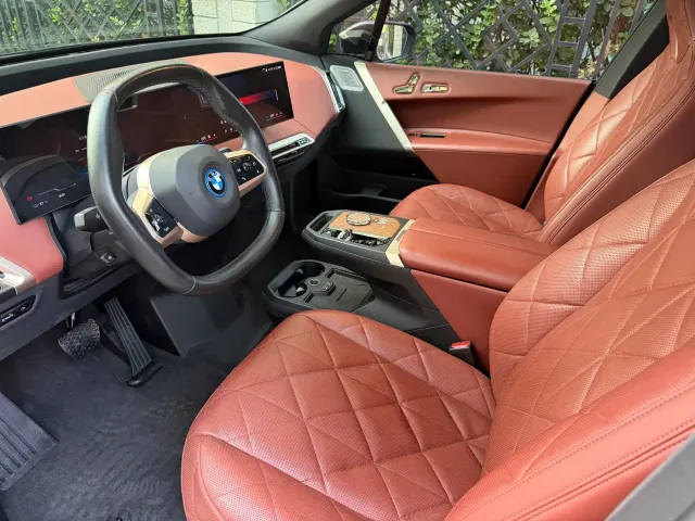 BMW iX M60 — Фото автомобиля 7