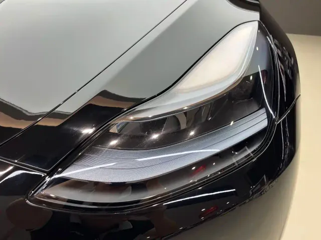 Tesla Model Y — Фото автомобиля 5
