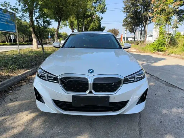 BMW i3 — Фото автомобиля 2