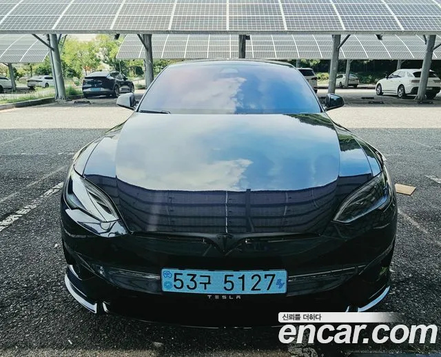 Tesla Model S — Фото автомобиля 3