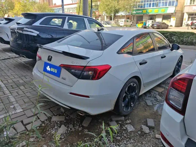 Honda Civic — Фото автомобиля 3