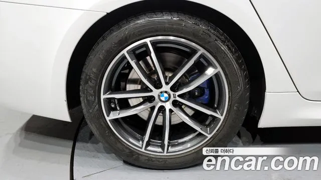 BMW 5-Series — Фото автомобиля 5