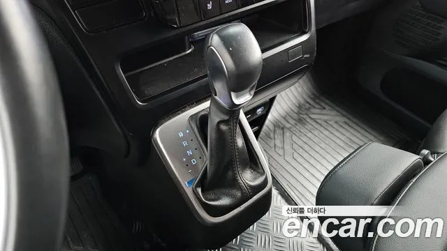 Hyundai Staria — Фото автомобиля 12