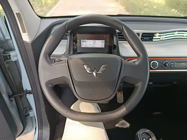 Wuling Hongguang Mini EV — Фото автомобиля 10