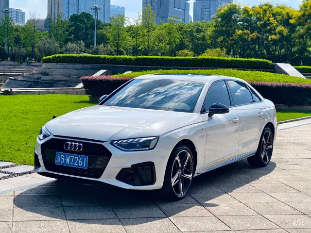 Фотография автомобиля — Audi A4L