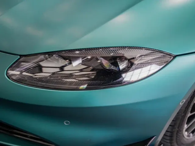 Aston Martin V8 Vantage — Фото автомобиля 19