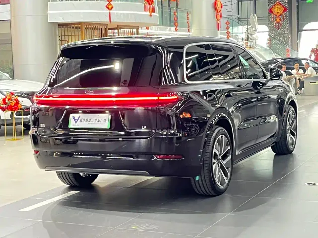 Li Auto L9 — Фото автомобиля 10