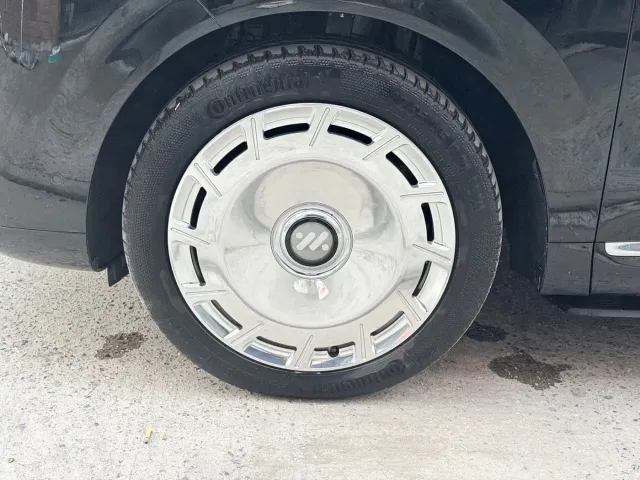 IM Motors LS9 — Фото автомобиля 12