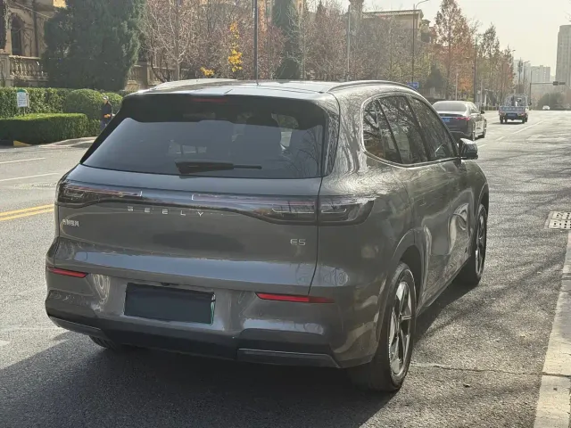 Geely Galaxy E5 — Фото автомобиля 6