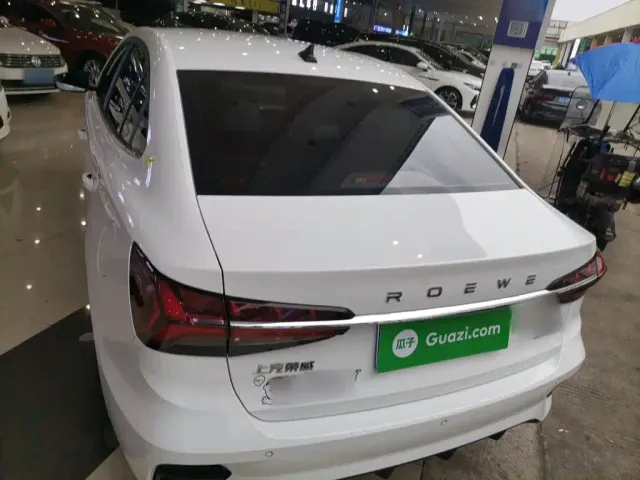 Roewe i5 — Фото автомобиля 3