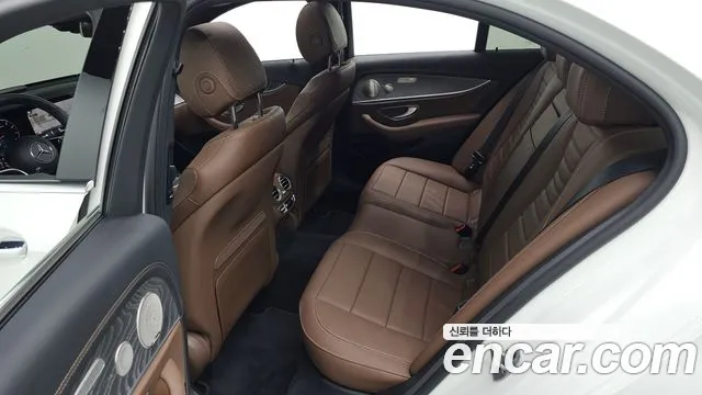 Mercedes-Benz E-Class E-класс W213 E350 4MATIC Exclusive — Фото автомобиля 12