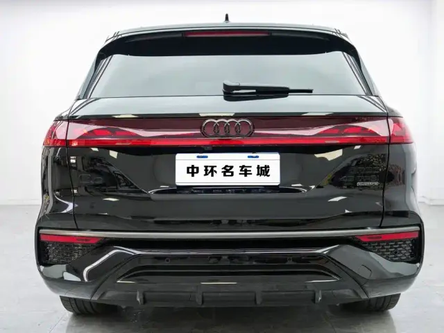Audi Q6 — Фото автомобиля 16