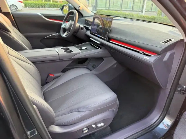 Buick Zhijing E7 — Фото автомобиля 10
