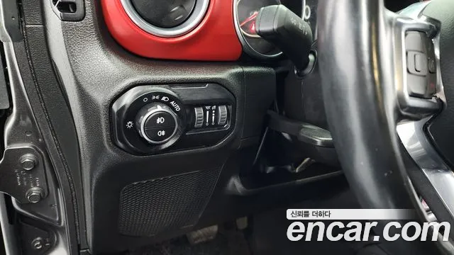 Jeep Wrangler JL — Фото автомобиля 18