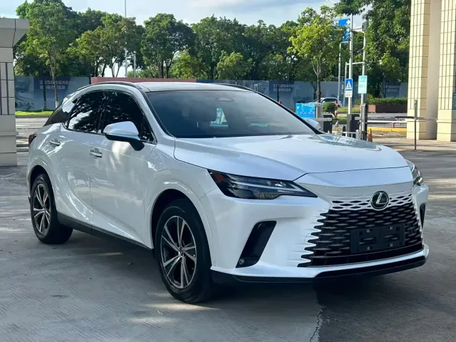 Фотография автомобиля — Lexus RX