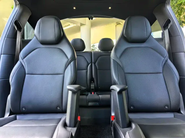 Tesla Model Y L — Фото автомобиля 8