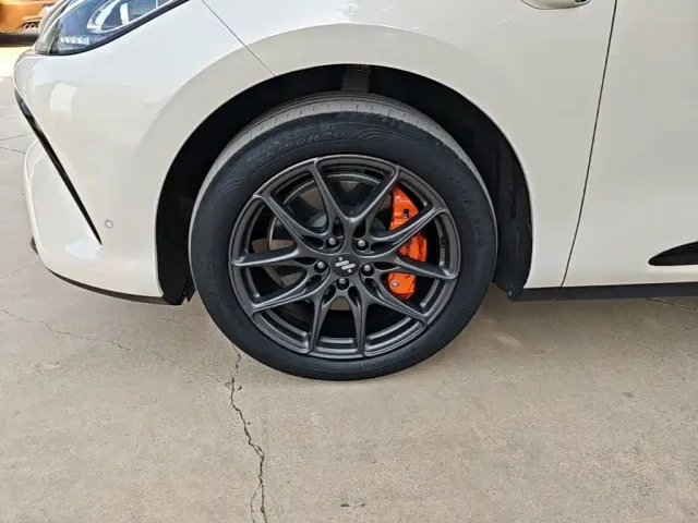 IM Motors LS6 — Фото автомобиля 22