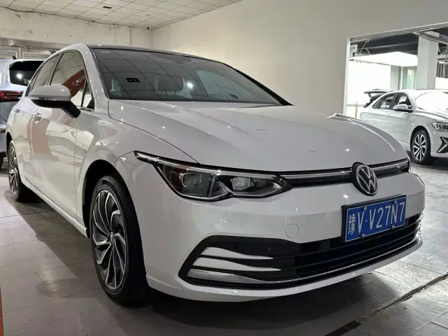 Volkswagen Golf — Фото автомобиля 8