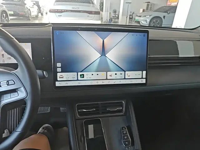 BYD Qin L — Фото автомобиля 12