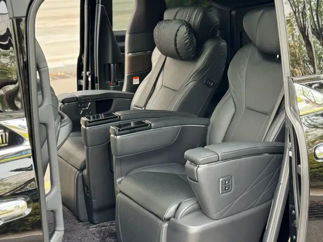 Toyota Vellfire — Фото автомобиля 14