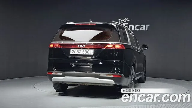Kia Canival — Фото автомобиля 4