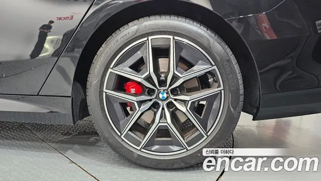 BMW 5-Series — Фото автомобиля 21