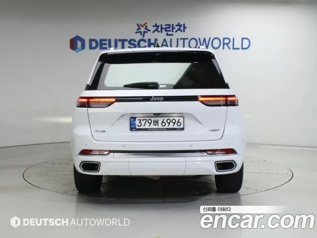 Jeep Cherokee — Фото автомобиля 4