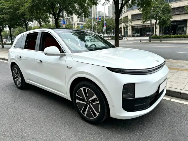 Li Auto L6 — Фото автомобиля 3