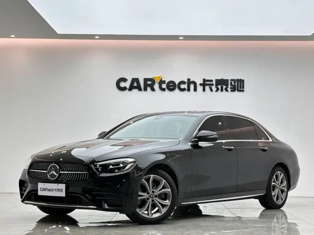 Фотография автомобиля — Mercedes-Benz E-Class