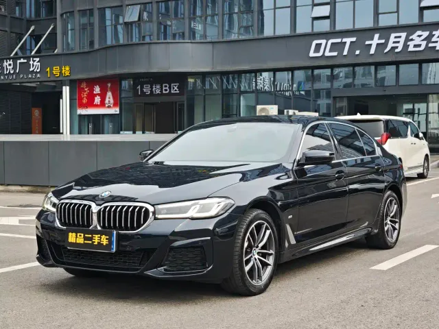 Фотография автомобиля — BMW 5 Series