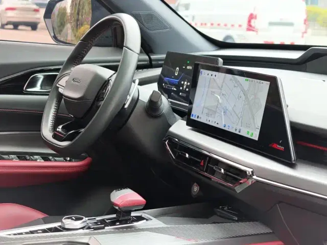 Changan Z6 — Фото автомобиля 22